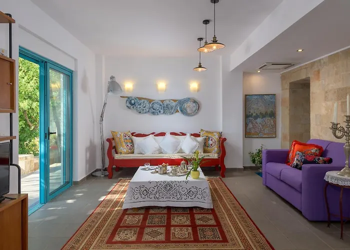 Mary's House Villa Pefki